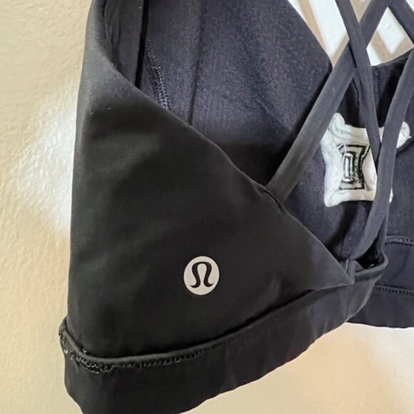 Lululemon Sports Bra (12) - Picture 3 of 4